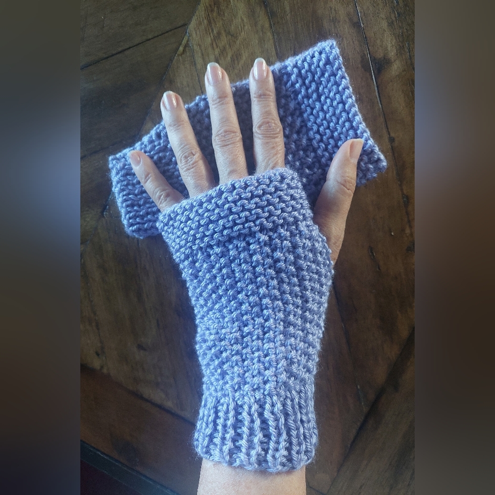 2  knitted hand/wrist warmers - Picture 7 of 9